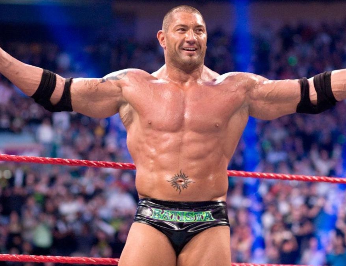 wwes Dave Bautista Hid Inhalers Under The Ring Gamespot