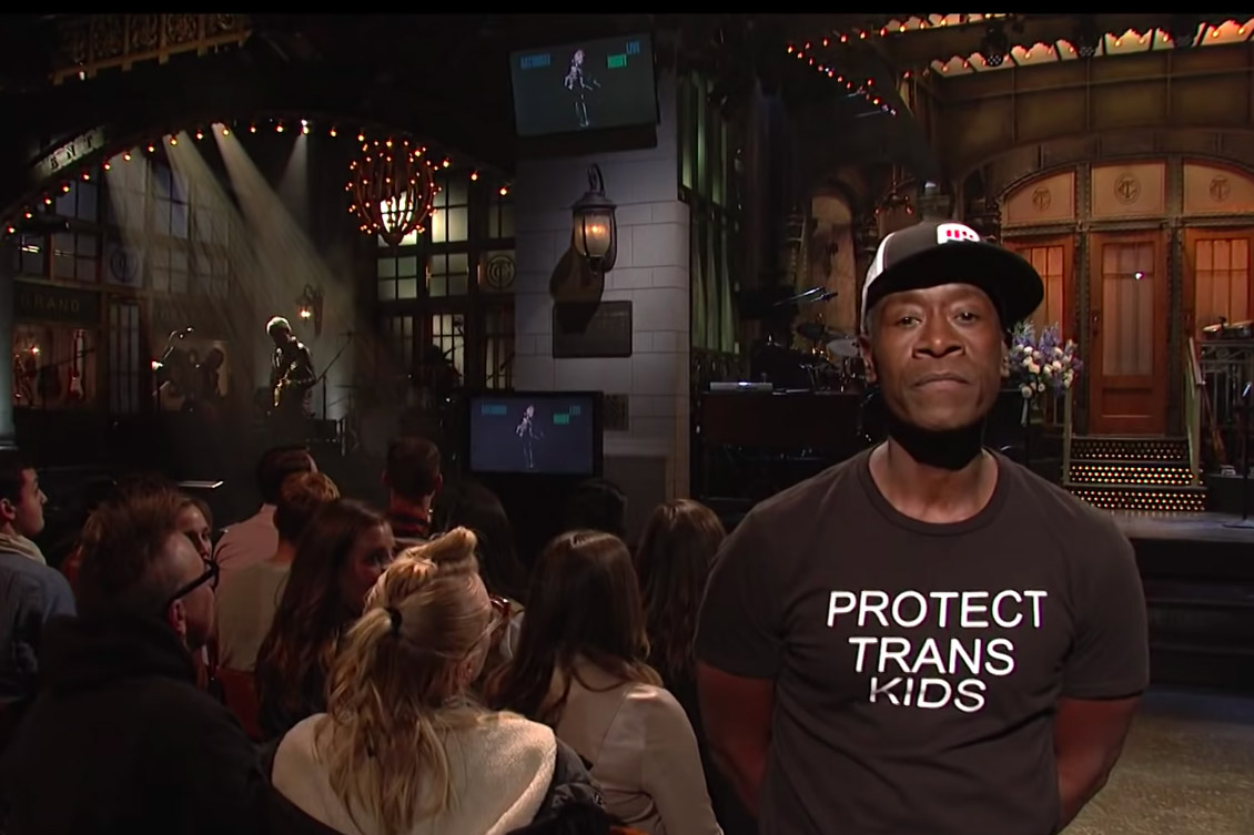 don Cheadle Makes Potent Political Statements With Snl Wardrobe Rolling Stone