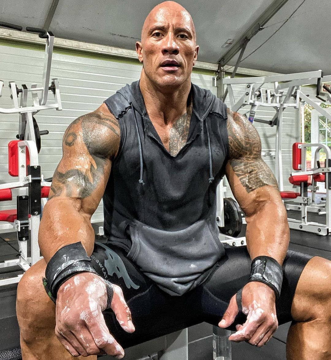 dwayne The Rock Johnson Offered Sensational Wwe Fight Against Roman Reigns At Wrestlemania 39