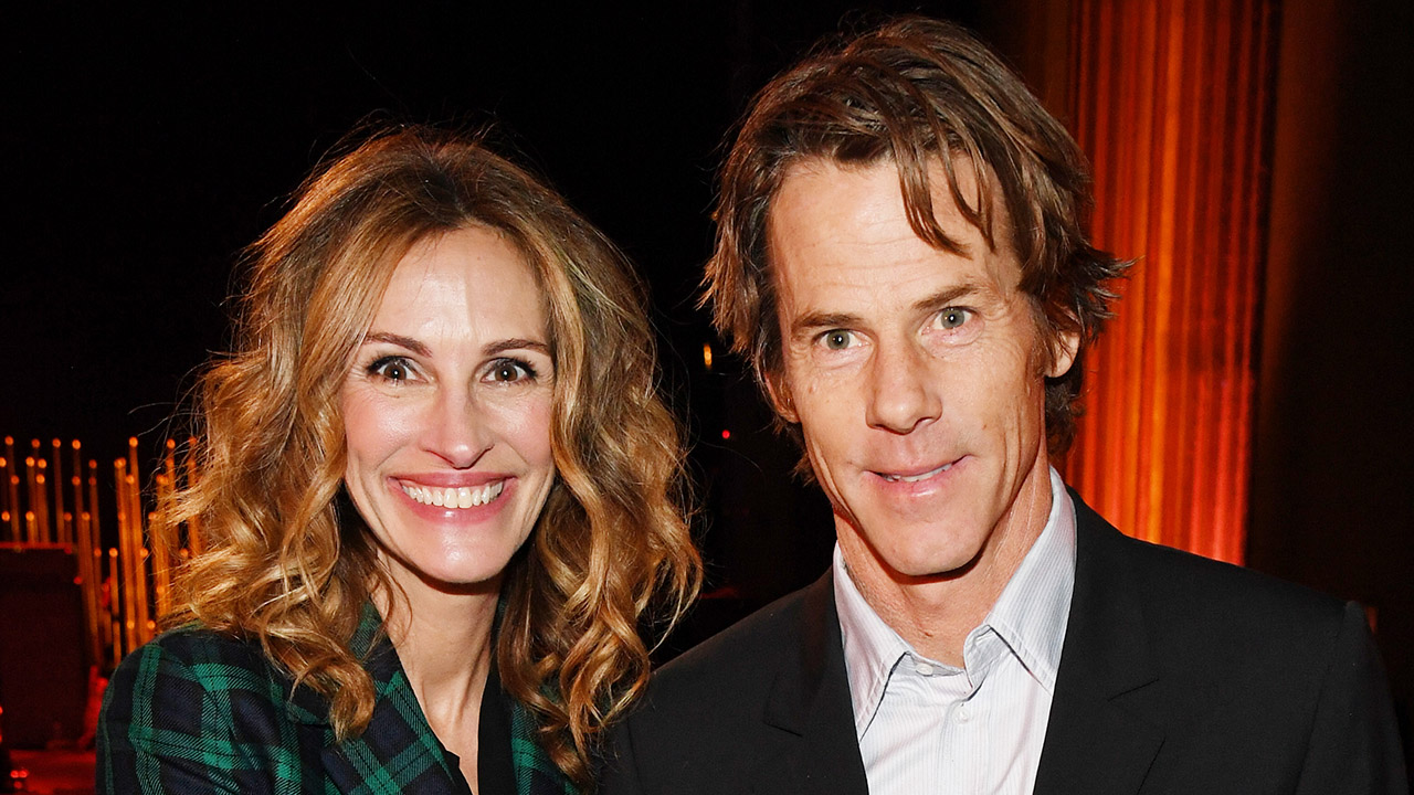 julia Roberts Praises Husband Danny Moder On 20th Wedding Anniversary Cant Stop Smiling Fox News