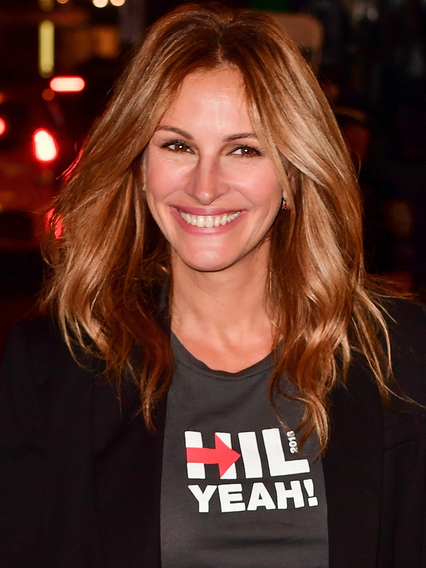 julia Roberts Shows Off Light Blonde Hair At Homecoming Press Event Allure