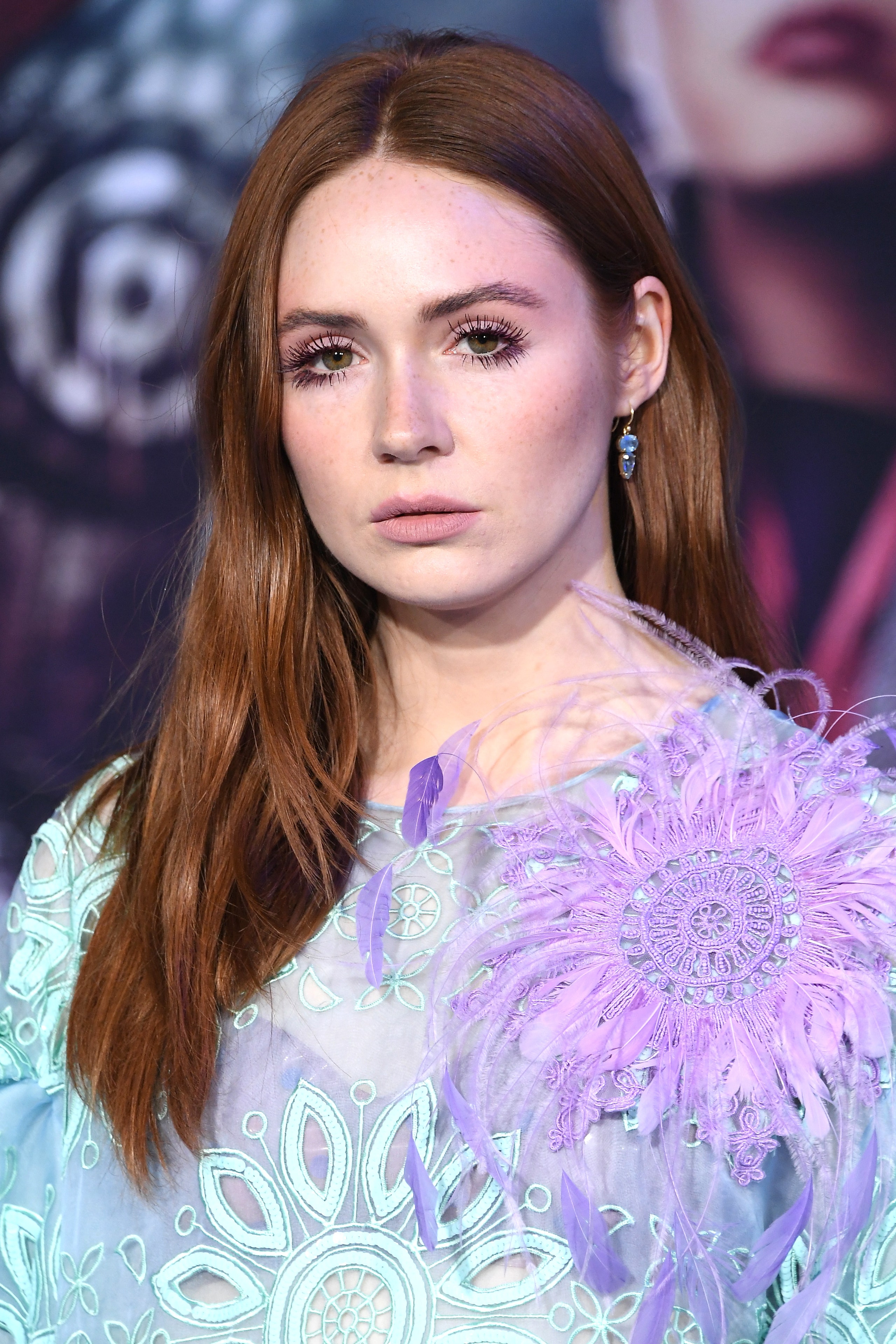 avengers Star Karen Gillans Guide To Everyday Natural Makeup Vogue France