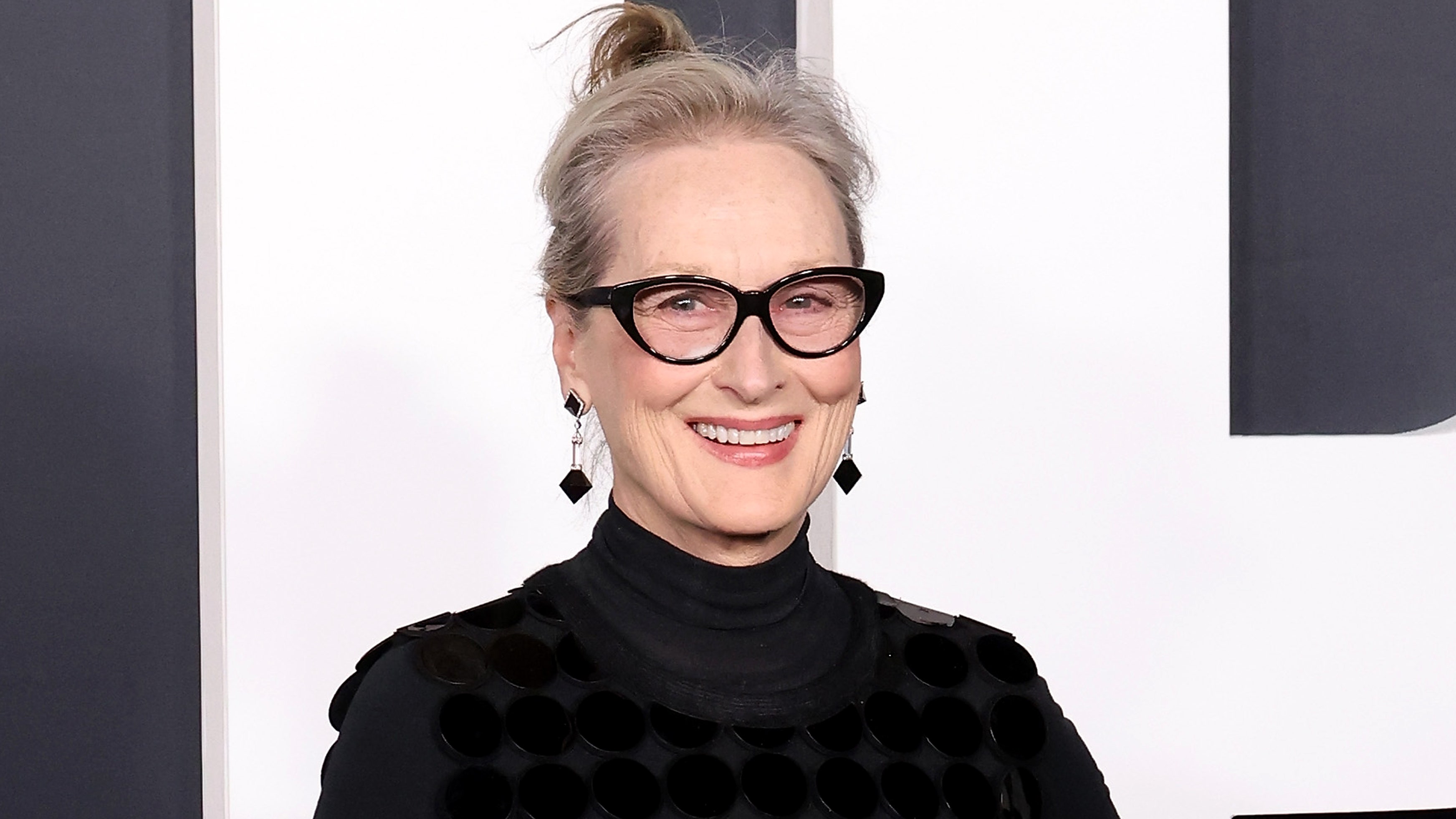 at 73 Meryl Streep Is Still Queen Of Fresh Beauty Looks — See Photos  Allure