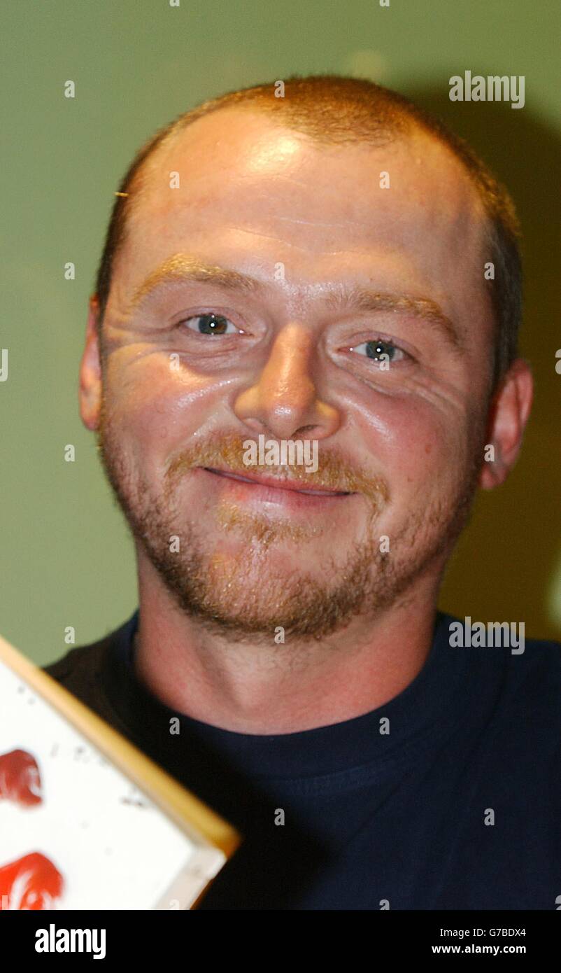 simon Pegg Shaun Of The Dead Dvd Release Stock Photo Alamy