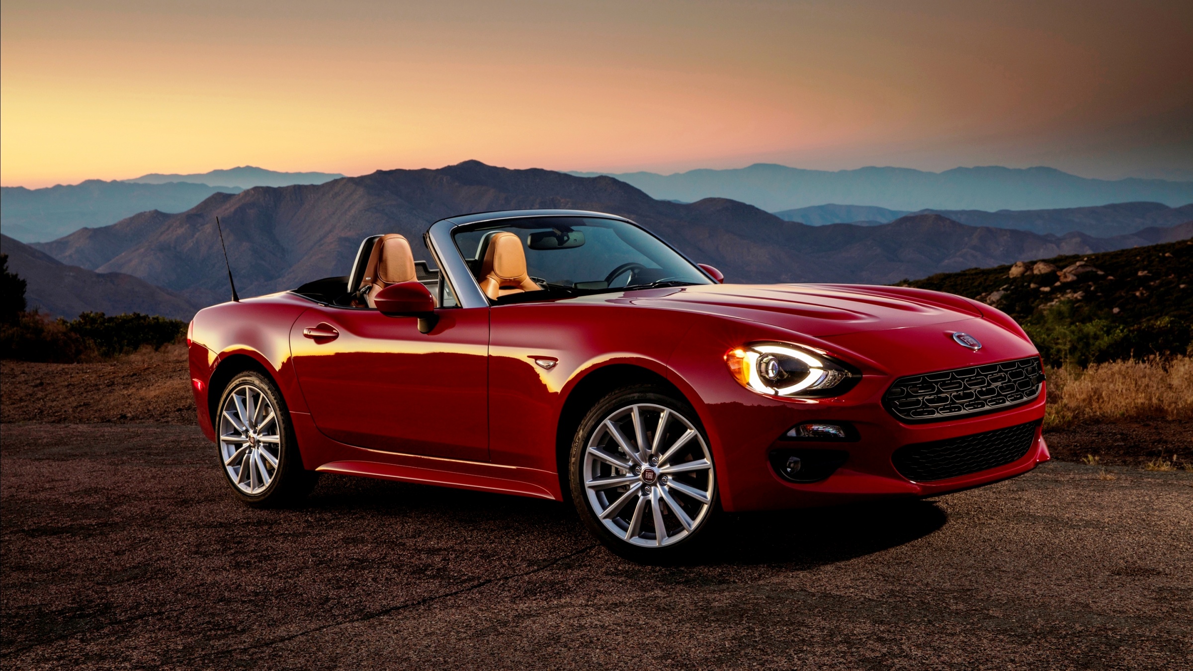 Fiat 124 Spider Lusso Front 2017 Wallpapers - 2400x1350 - 1045971