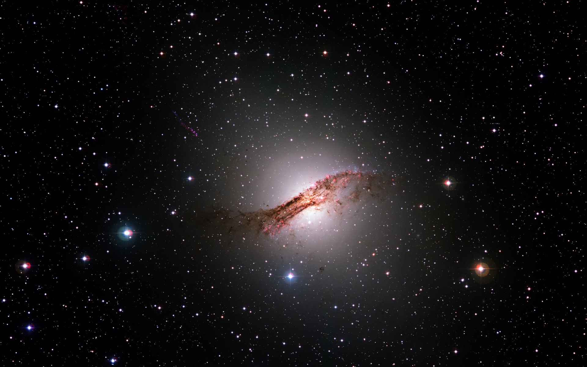 Центавр a (NGC 5128)